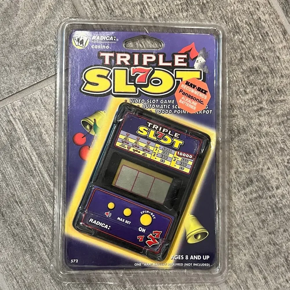 NEW Vintage Radica Triple 7 Slot Electronic Handheld Game 1998